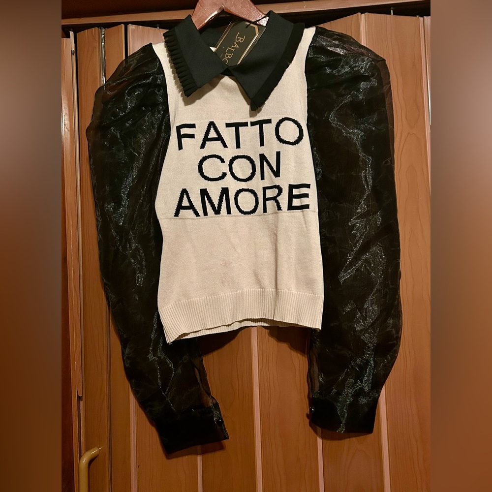 Women's Balboa knit & viscose top size smalll. Super cute